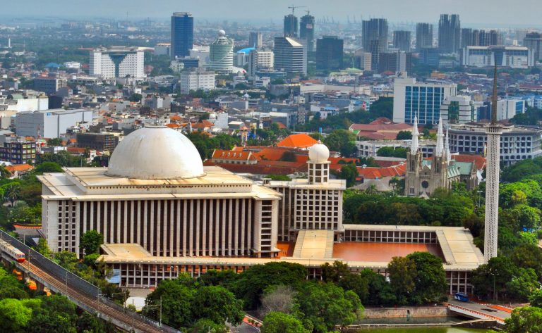 Masjid Terbesar Di Asia Tenggara